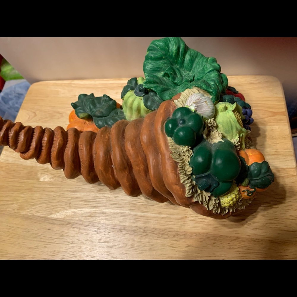 Festive Fall/Thanksgiving Cornucopia 🌽🥕 - Picture 6 of 8